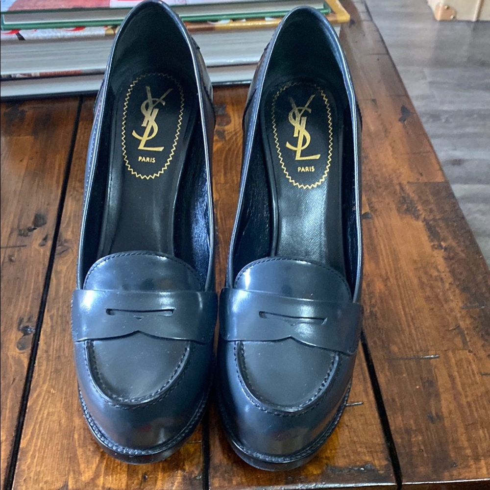 Yves Saint Laurent Black Glossy Heels